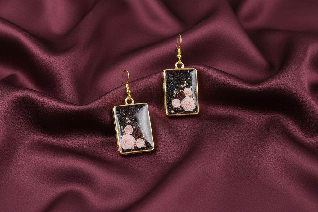 Deeply In Love Earrings /Gold Square