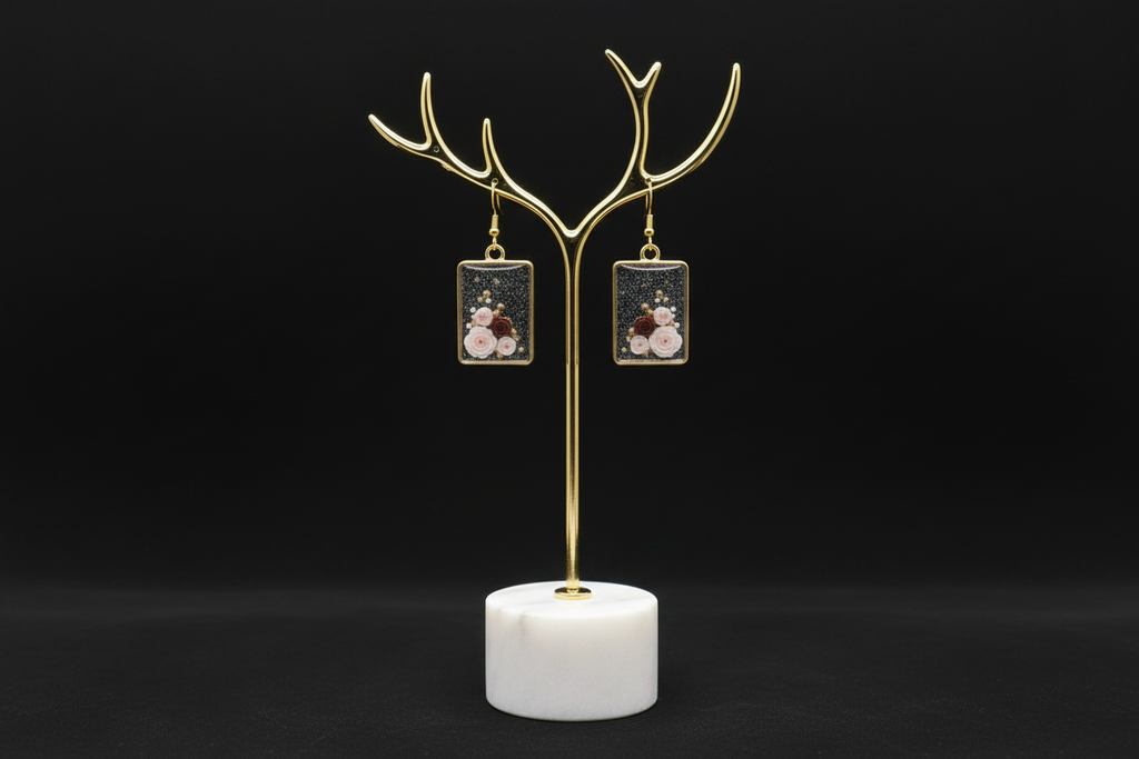 Deeply In Love Earrings /Gold Square